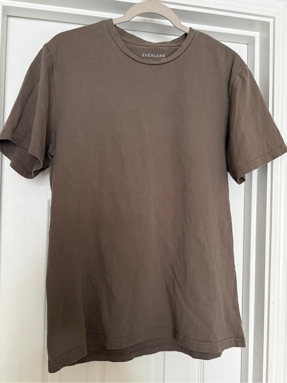 Everlane Short‑Sleeve Crew Tee in Taupe Brown